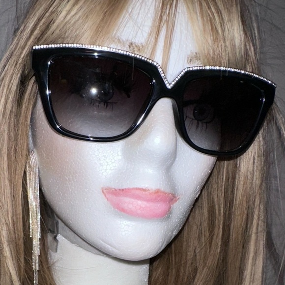 ✨VALENTINO Gorgeous Black Vintage Crystal “V” Sunglasses